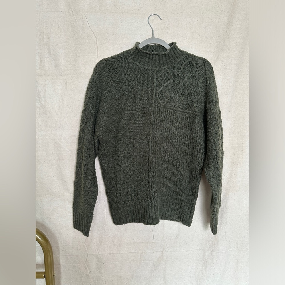 American eagle sweater (green high neck)